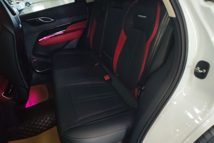 红旗HS3 2023款 1.5T 两驱善为版中控内饰7004