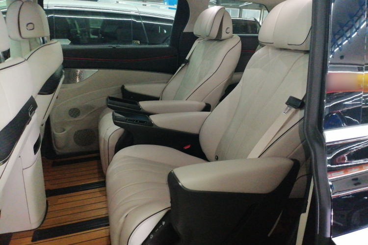 腾势D9 2024款 DM-i 980 四驱尊荣型中控内饰21