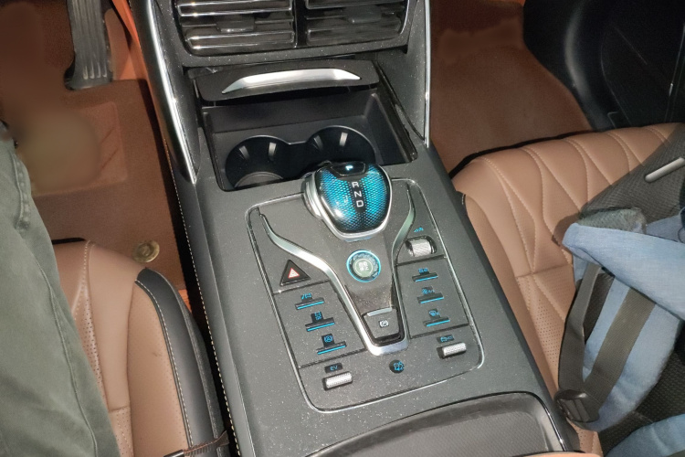 比亚迪 唐新能源 2023款 DM-i 冠军版 112KM 尊贵型局部细节18