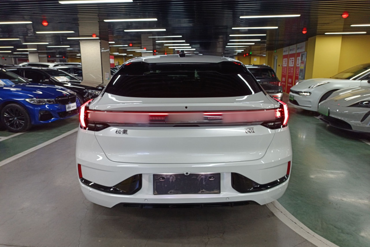 极氪001 2022款 超长续航双电机 YOU版车身外观6