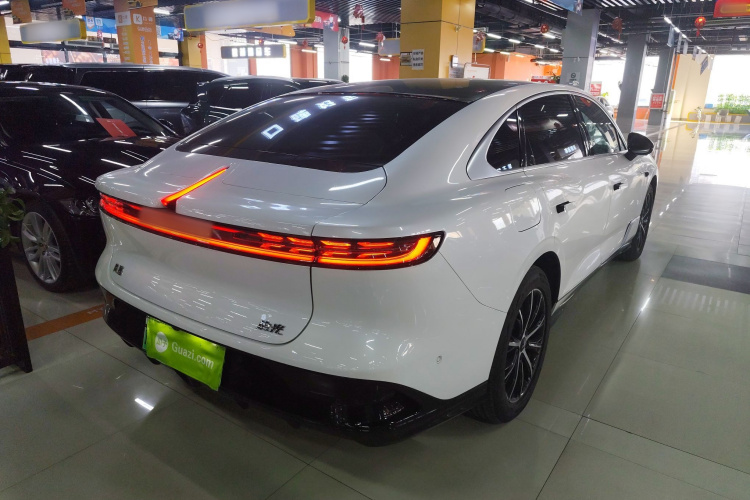 岚图汽车 岚图追光 2024款 PHEV 四驱超长续航行政版车身外观7