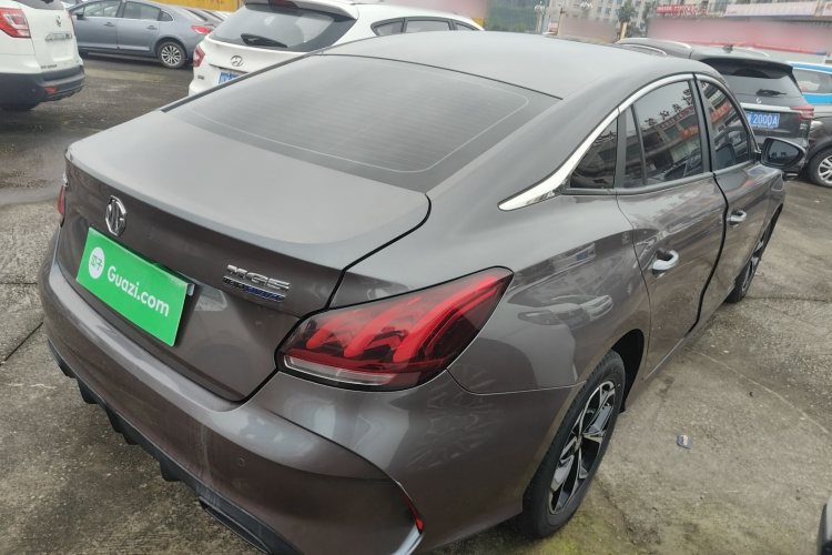 名爵 MG5 2023款 180DVVT 手动风尚版车身外观7