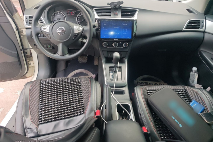 日产 轩逸 2021款 经典 1.6XE CVT舒适版中控内饰12