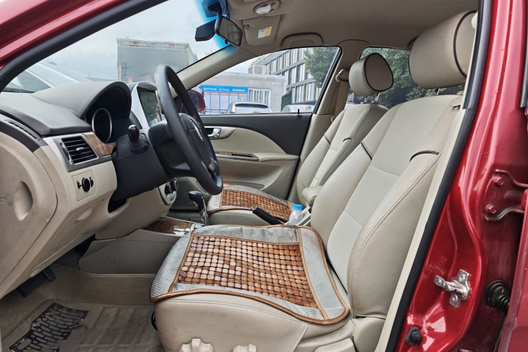 别克 凯越 2015款 1.5L 自动经典型中控内饰7004