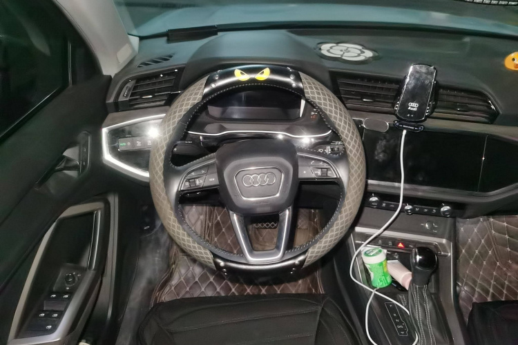 奥迪Q3 2019款 35 TFSI 进取动感型局部细节13