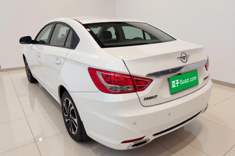 海马 福美来 2015款 1.6L 手动悦尚型车身外观5