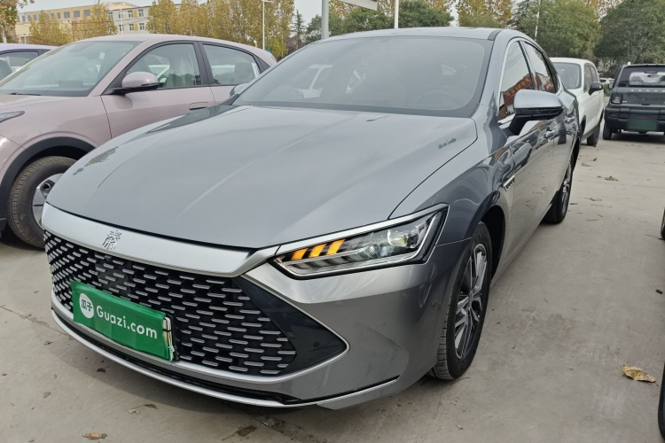 比亚迪 秦PLUS 2024款 荣耀版 DM-i 55KM超越型车身外观1