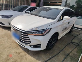 比亚迪 宋MAX 2017款 1.5T 自动智联豪华型 7座