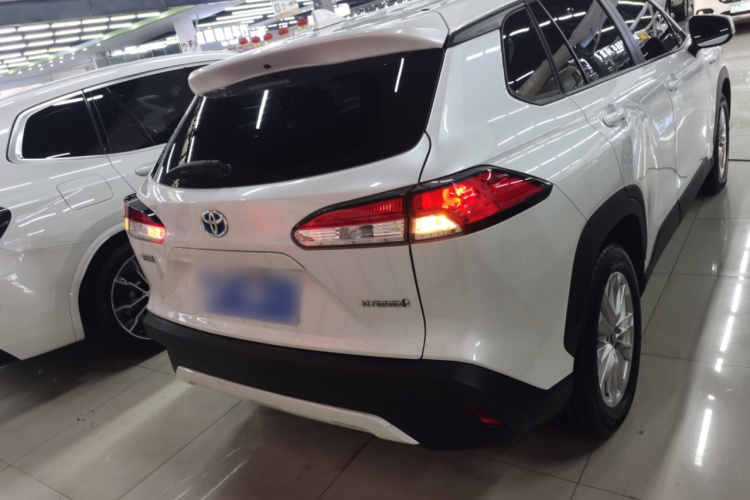 丰田 卡罗拉锐放 2023款 双擎 2.0L 先锋版车身外观6