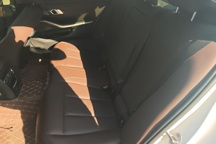 宝马3系 2022款 325Li M运动套装中控内饰21