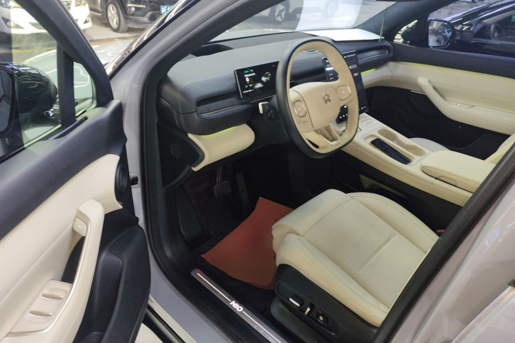 蔚来ES6 2023款 75kWh中控内饰7003