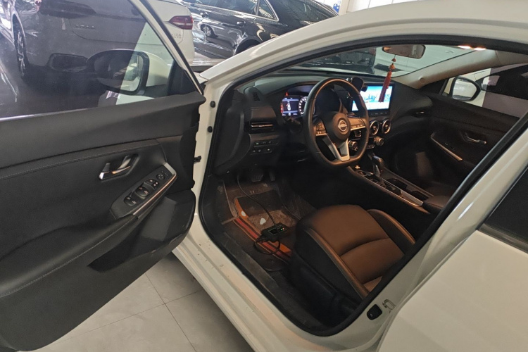 日产 轩逸 2023款 1.6L CVT悦享版中控内饰7003