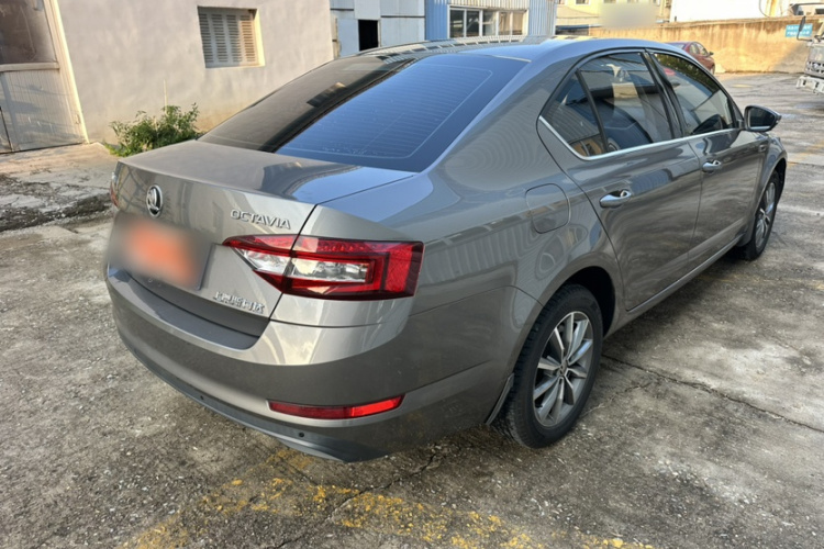 斯柯达 明锐 2018款 TSI230 DSG舒适版车身外观6005