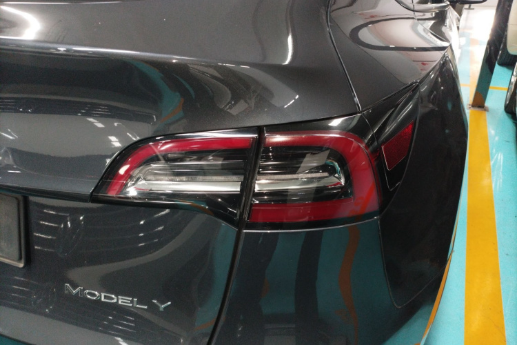 特斯拉 Model Y 2022款 改款 后轮驱动版车身外观6006