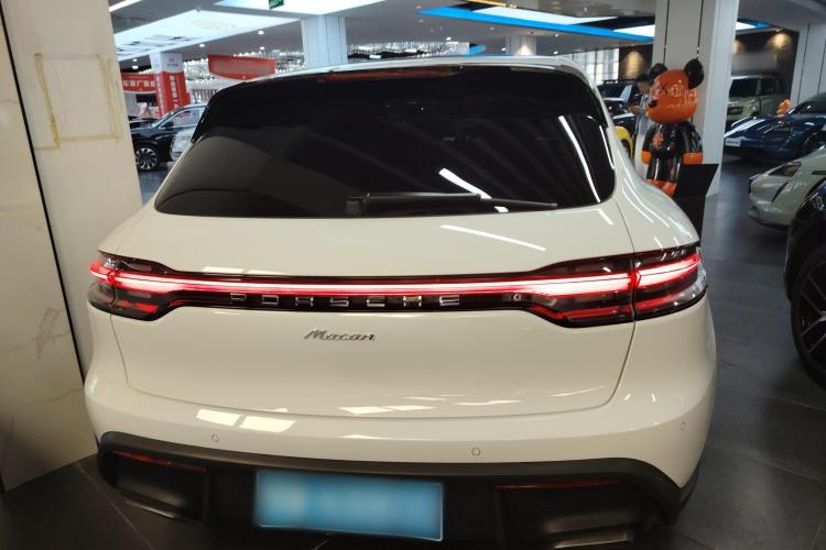 保时捷 2023款 Macan 2.0T车身外观6