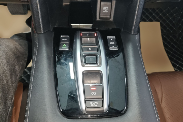 本田UR-V 2017款 370TURBO 两驱尊贵版 国V局部细节18