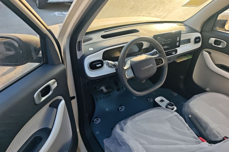 吉利银河 熊猫 2025款 210km 元气熊中控内饰7002