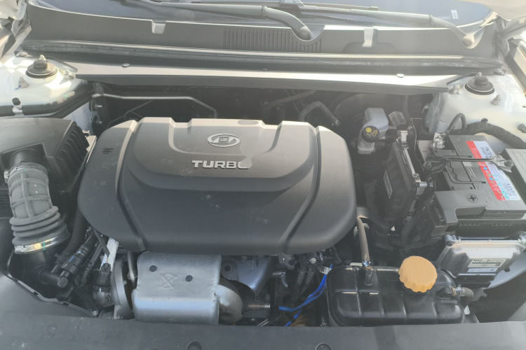 宝骏RC-5 2020款 1.5T CVT智耀豪华型机舱底盘24