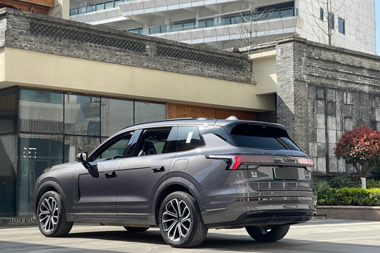 领克09 EM-P 2023款 2.0TD EM-P 远航版PM 七座车身外观6009