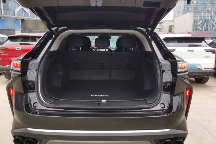 星途瑶光 2023款 400T 两驱优享飞鱼版机舱底盘23