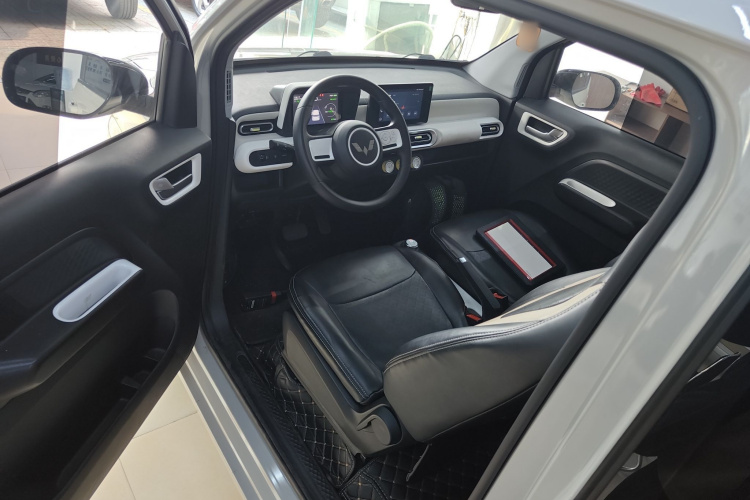 五菱汽车 宏光MINIEV 2024款 第三代 215km 进阶版中控内饰7003