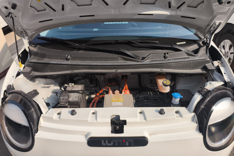 长安启源 长安Lumin 2023款 301km 蜜沁款机舱底盘24