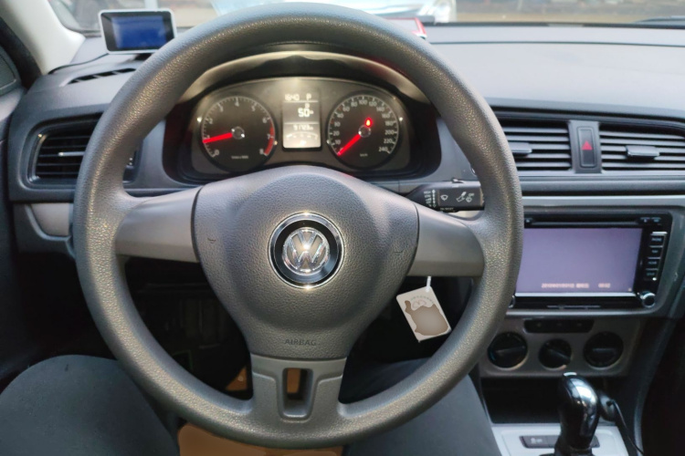 大众 朗逸 2013款 改款经典 1.6L 自动风尚版中控内饰13