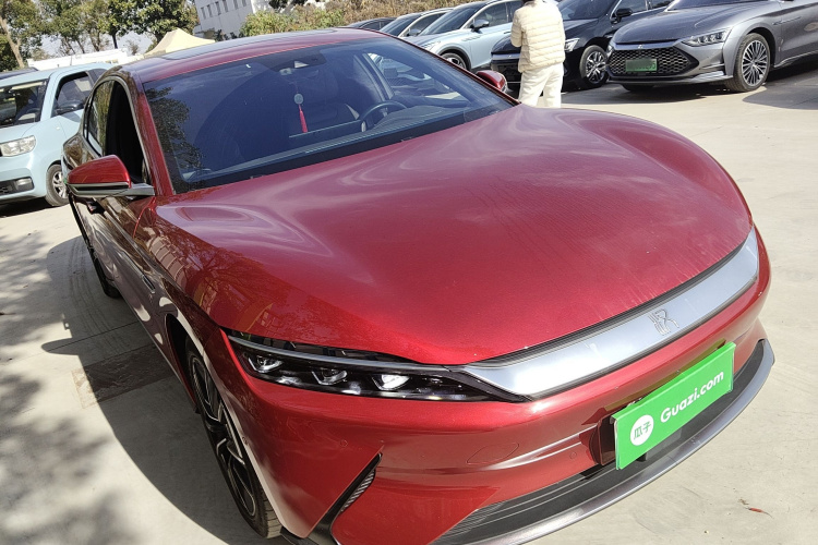 比亚迪 汉 2020款 EV 四驱高性能版旗舰型车身外观3