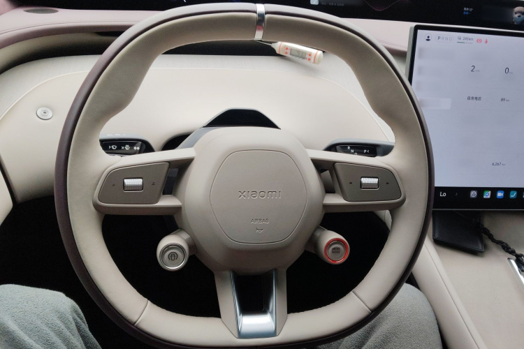 小米汽车 小米YU7 2025款 超长续航高性能四驱Max版中控内饰13