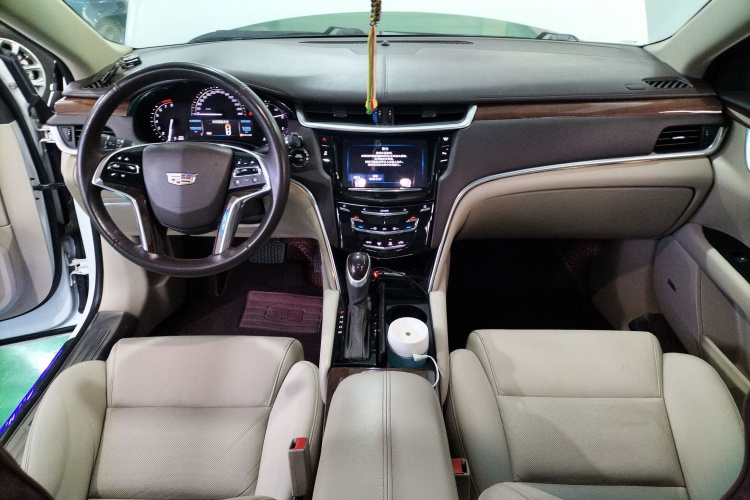 凯迪拉克XTS 2017款 28T 精英型中控内饰12