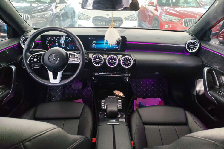 奔驰A级 2021款 A 200 L 运动轿车动感型中控内饰12