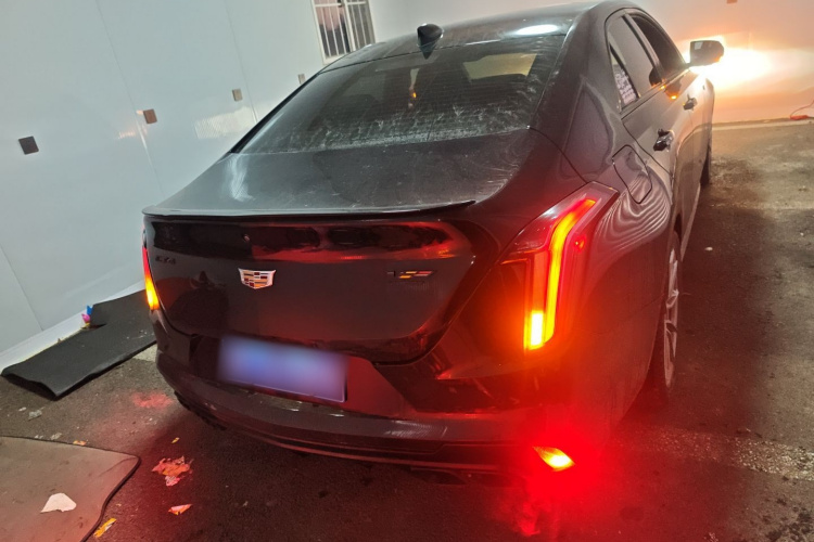 凯迪拉克CT4 2021款 28T 尊贵型车身外观6