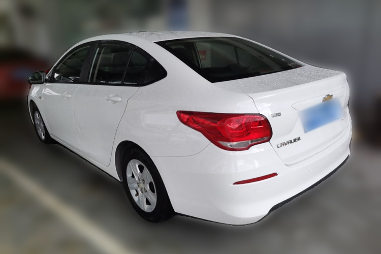 雪佛兰 科沃兹 2019款 320 自动欣享天窗版车身外观5