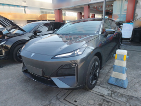 深蓝汽车 深蓝S07 2025款 215Max 深蓝智驾AD PRO增程版