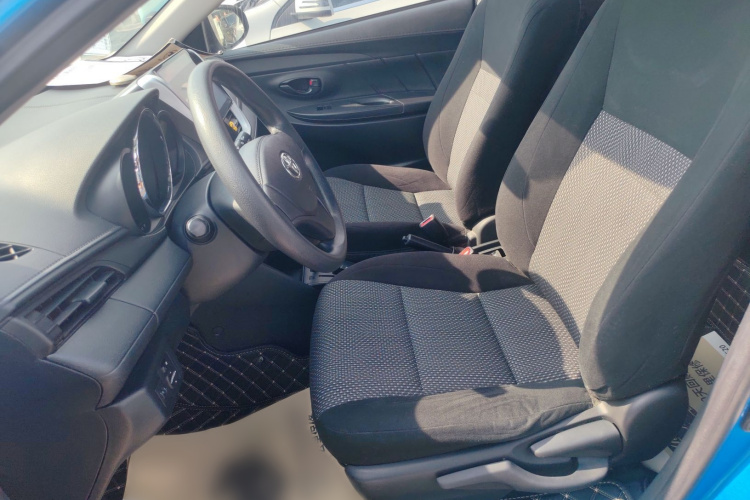 丰田 威驰FS 2017款 1.5L CVT锋驰版中控内饰7004