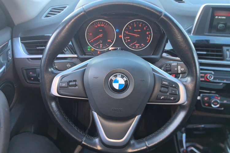 宝马X1 2018款 sDrive18Li 尊享型中控内饰13