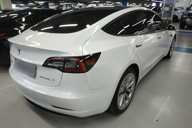 特斯拉 Model 3 2022款 后轮驱动版车身外观7