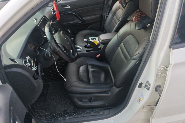 广汽传祺 传祺GS4 2016款 235T 手动豪华版中控内饰19