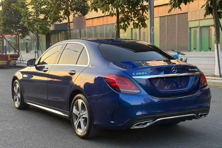 奔驰C级 2019款 C 260 L 运动版车身外观6005