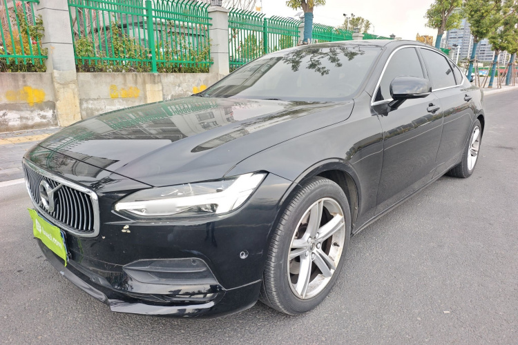 沃尔沃S90 2018款 T4 智远版车身外观1