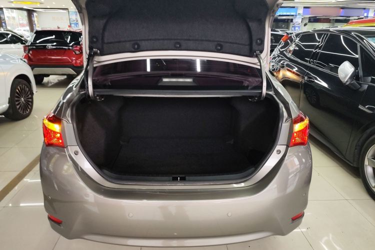丰田 卡罗拉 2018款 1.2T S-CVT GL智享版局部细节23