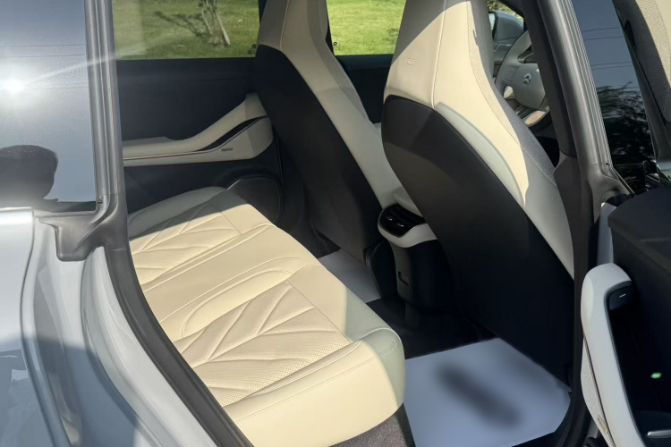 蔚来ET5T 2025款 100kWh Touring中控内饰7014