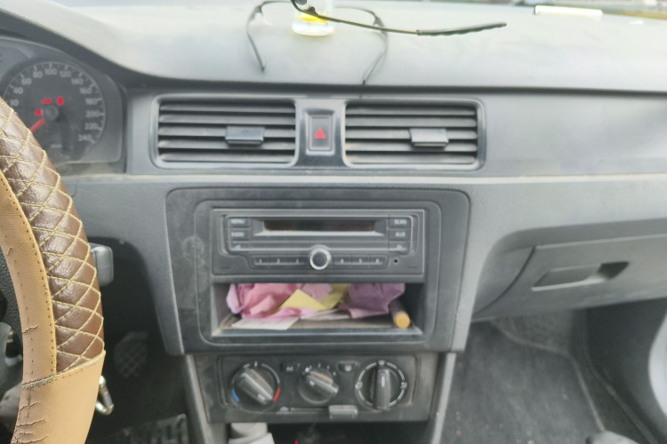 大众 桑塔纳 2015款 1.6L 手动风尚版局部细节16