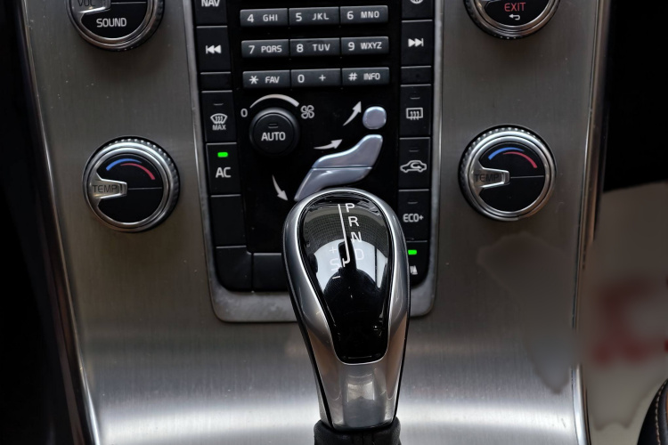 沃尔沃S60 2018款 S60L T3 智进版局部细节18