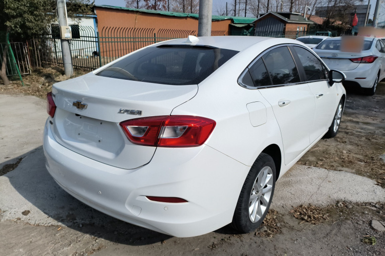 雪佛兰 科鲁兹 2017款 1.5L 自动先锋天窗版车身外观7