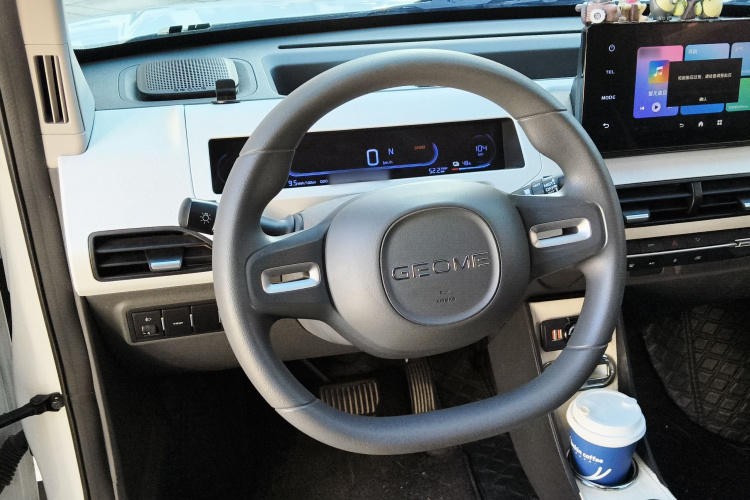 吉利银河 2023款 熊猫mini 200km 耐力熊局部细节13