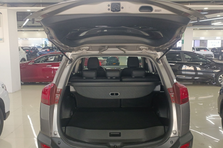 丰田 RAV4荣放 2015款 2.0L CVT两驱风尚版局部细节23