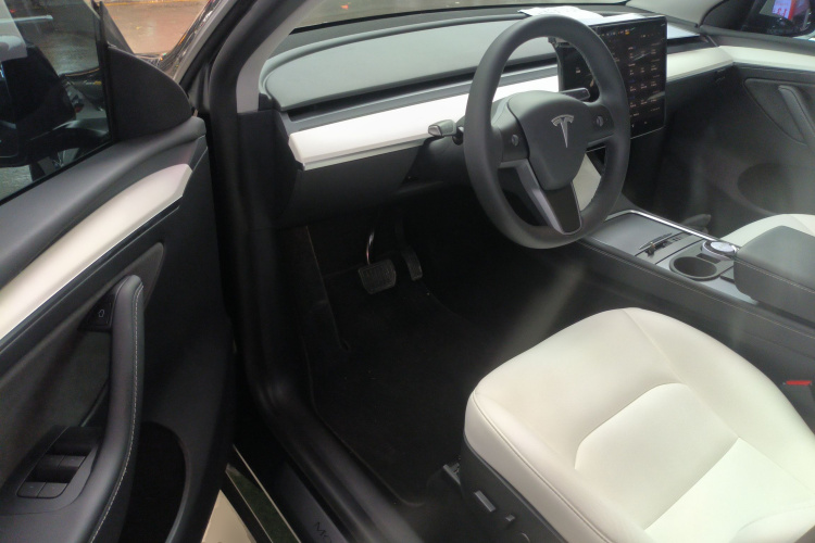 特斯拉 Model Y 2022款 后轮驱动版中控内饰7003