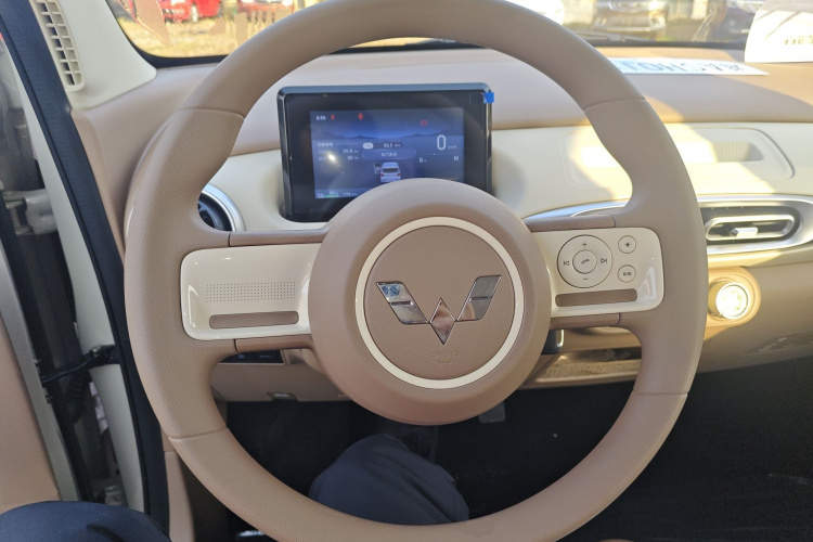 五菱汽车 宏光MINIEV 2025款 四门版 进阶款中控内饰13