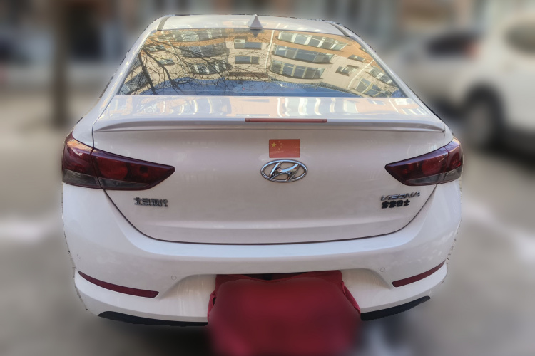 现代 悦纳 2016款 1.4L 手动炫酷版GLS车身外观6